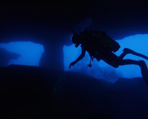 buceo en cuevas en Menorca, diving in caves in Menorca